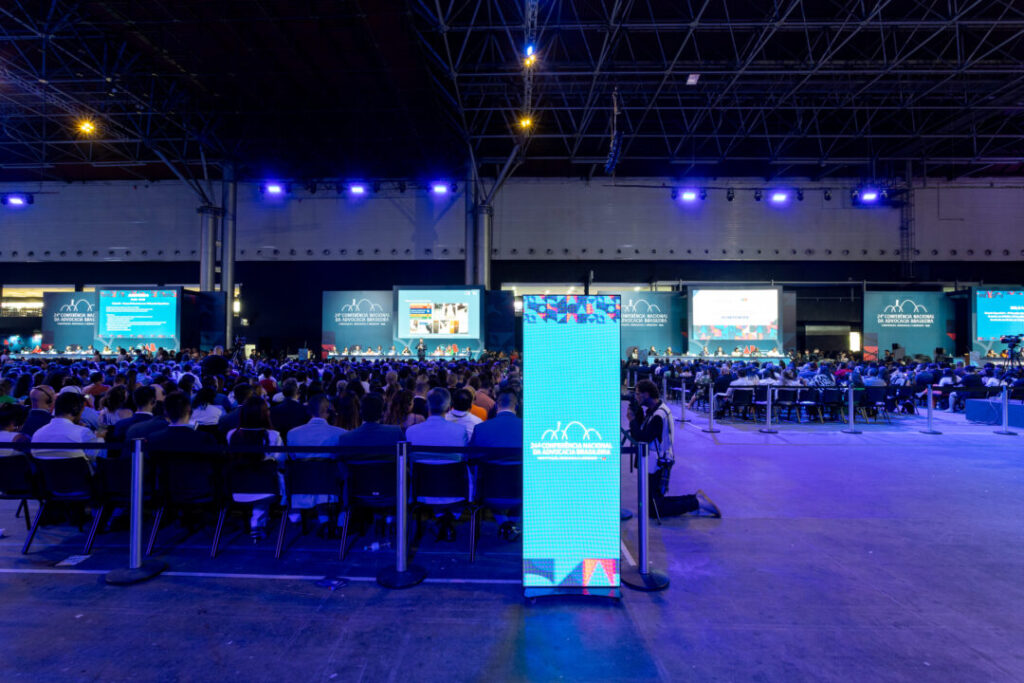 Totem Digital para locação em Belo Horizonte